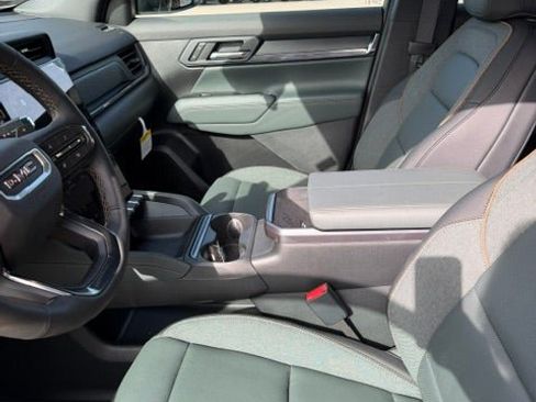 New 2027 GMC Terrain AT4 w/ Convenience Package III AWD/4WD image 14