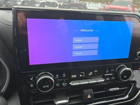 Used 2023 Toyota Highlander Limited AWD/4WD image 24