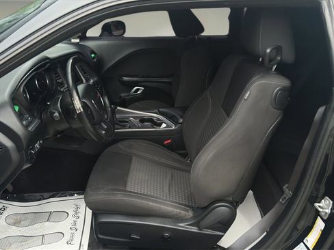 Used 2018 Dodge Challenger SXT RWD image 14