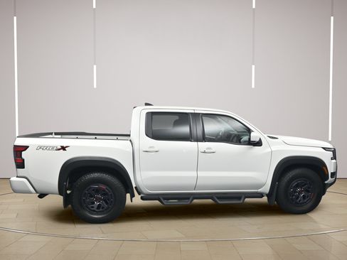 Certified 2025 Nissan Frontier Pro-X RWD image 8