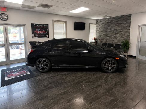 Used 2017 Honda Civic Sport image 7
