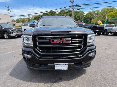 Used 2017 GMC Sierra 1500 SLE w/ SLE Value Package AWD/4WD image 9