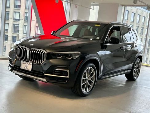 Used 2022 BMW X5 xDrive40i w/ Premium Package image 1
