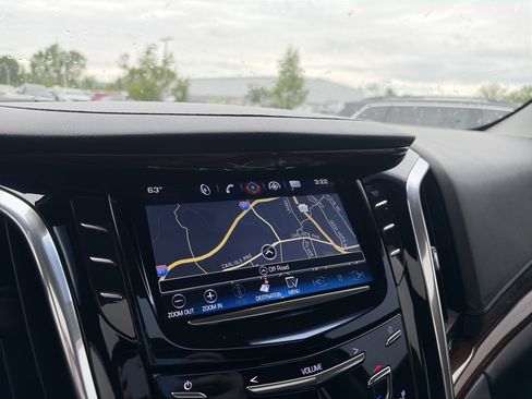 Used 2018 Cadillac Escalade ESV Luxury AWD/4WD image 47