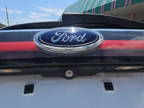Used 2015 Ford Edge SEL FWD image 19
