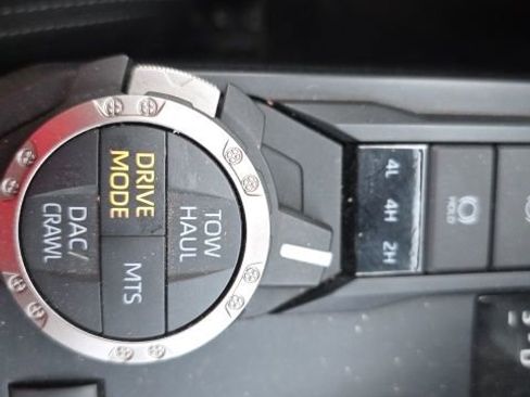 Used 2025 Toyota Tacoma TRD Off-Road image 18