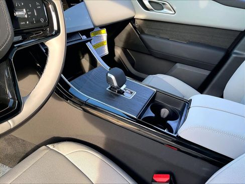 New 2026 Land Rover Range Rover Velar Dynamic SE image 10
