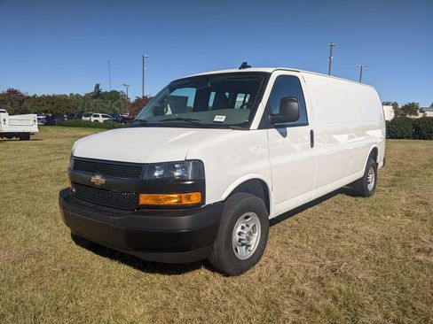 New 2025 Chevrolet Express 3500 Extended w/ Driver Convenience Package RWD image 3