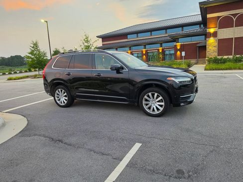 Used 2016 Volvo XC90 T6 Momentum w/ Protection Package Plus AWD/4WD image 3