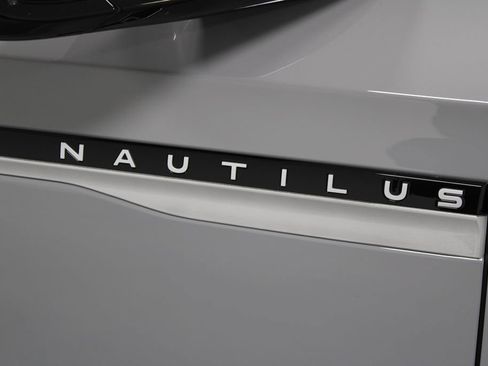 New 2026 Lincoln Nautilus Premier image 11