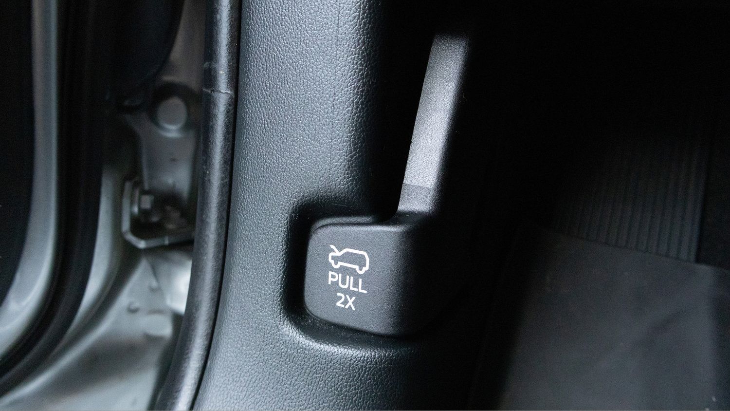 Used 2023 Ford Explorer XLT w/ Equipment Group 202A AWD/4WD image 22