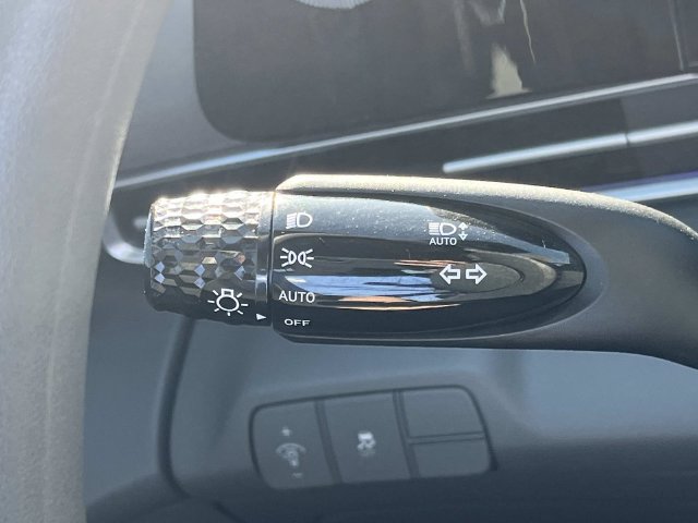 Certified 2024 Hyundai Elantra SEL FWD image 36