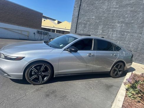Used 2024 Honda Accord Sport image 2