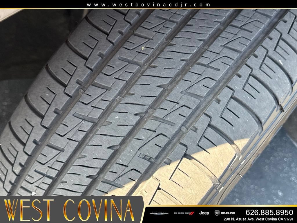 Used 2021 Chrysler Pacifica Touring-L w/ Premium & Safety Sphere Group AWD/4WD image 35