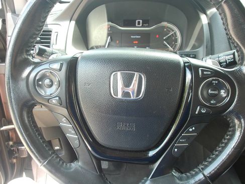 Used 2016 Honda Pilot Touring image 16