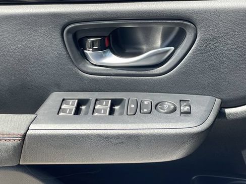 Certified 2025 Honda Pilot Sport image 24