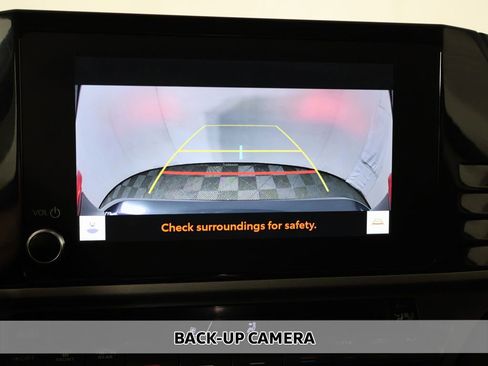 Used 2025 Toyota Camry LE FWD image 5