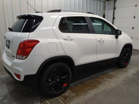 Used 2020 Chevrolet Trax LT w/ Redline Edition AWD/4WD image 10