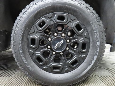 Used 2024 Chevrolet Silverado 2500 LTZ w/ LTZ Plus Package image 8