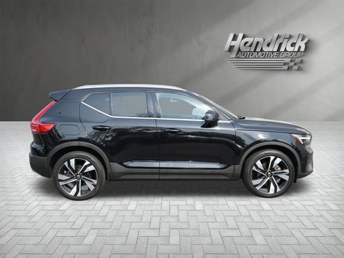 Used 2023 Volvo XC40 B5 Ultimate w/ Climate Package AWD/4WD image 10
