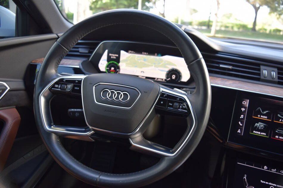 Used 2019 Audi e-tron Prestige w/ Prestige Package AWD/4WD image 65