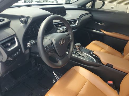 Used 2022 Lexus UX 200 w/ Premium Package FWD image 16