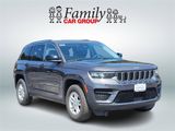 Used 2023 Jeep Grand Cherokee Laredo image 2