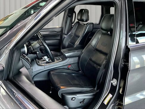 Used 2019 Jeep Grand Cherokee Overland AWD/4WD image 21