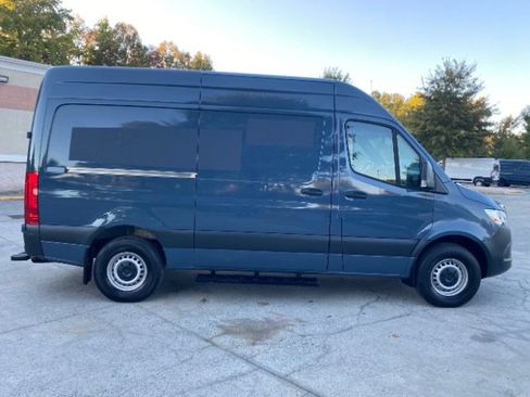 Used 2019 Mercedes-Benz Sprinter 144 image 4