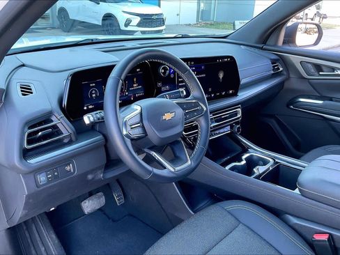 Certified 2025 Chevrolet Traverse LT image 17