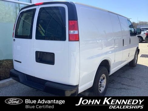 Used 2021 Chevrolet Express 2500 w/ Driver Convenience Package RWD image 3