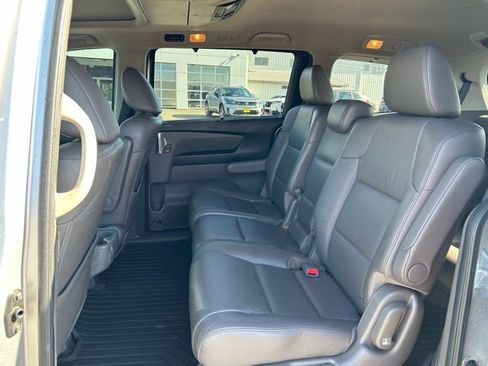 Used 2014 Honda Odyssey Touring Elite image 12