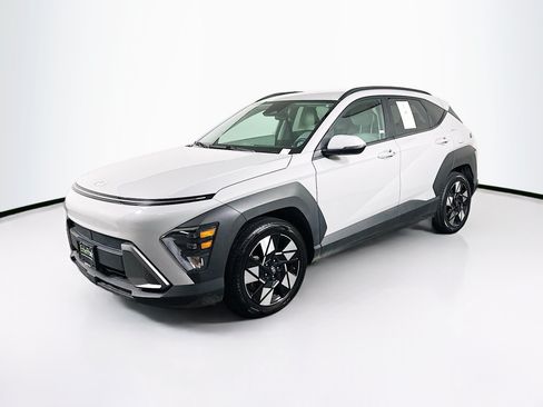 Used 2024 Hyundai Kona SEL FWD image 3