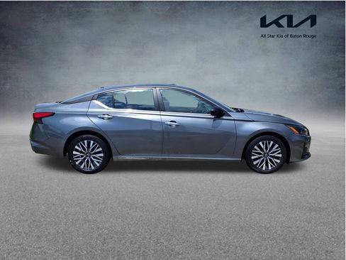 Used 2025 Nissan Altima 2.5 SV FWD image 1