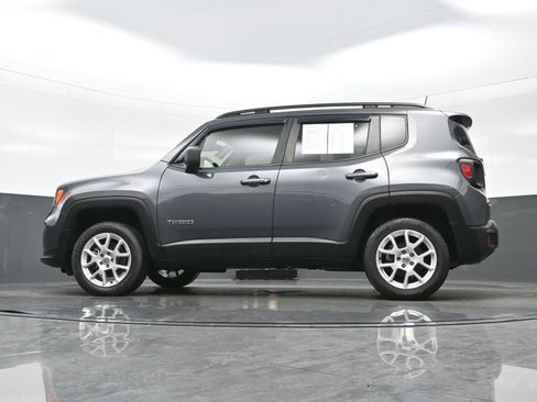 Used 2022 Jeep Renegade Latitude AWD/4WD image 28