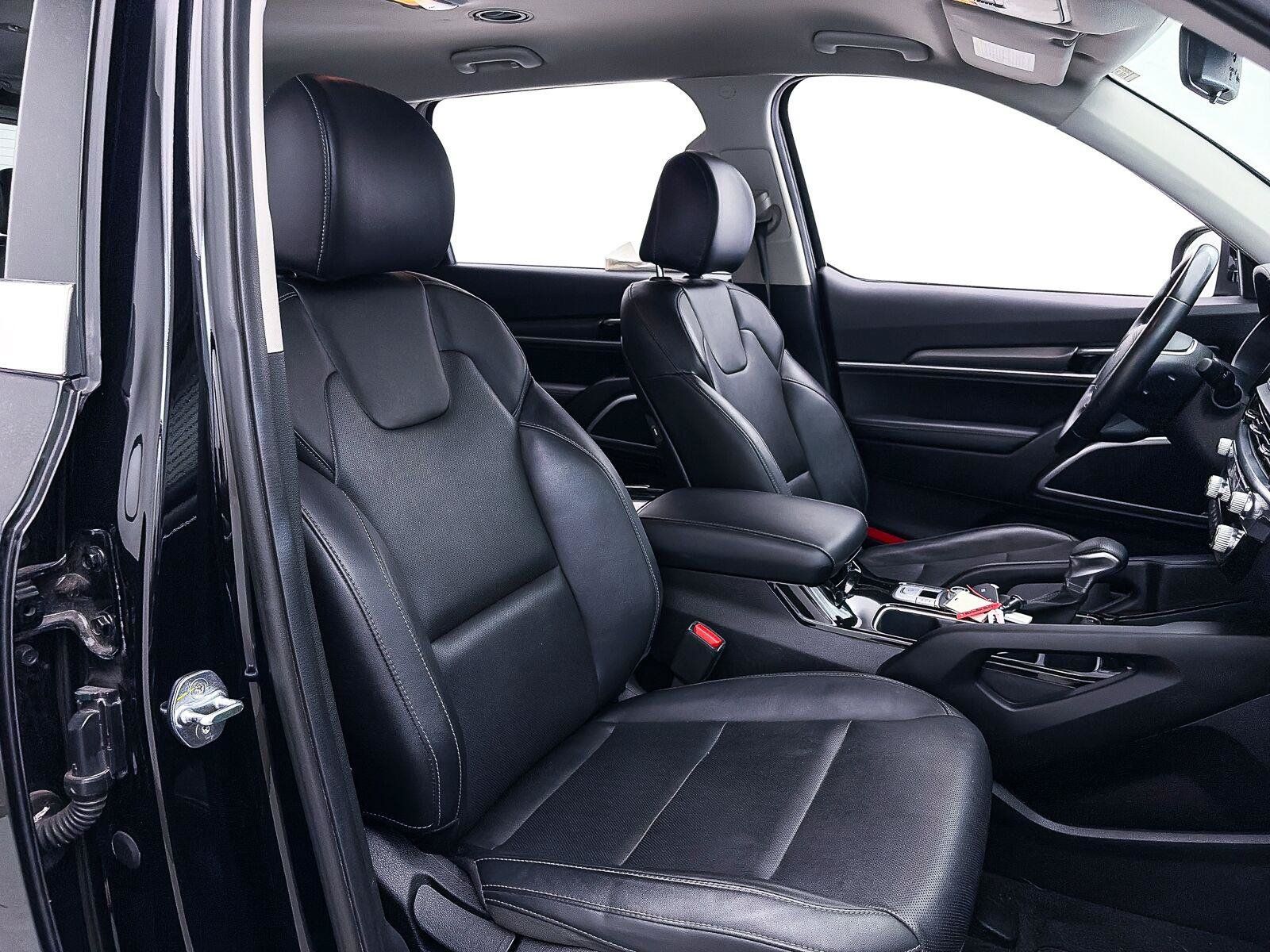Used 2022 Kia Telluride LX FWD image 32