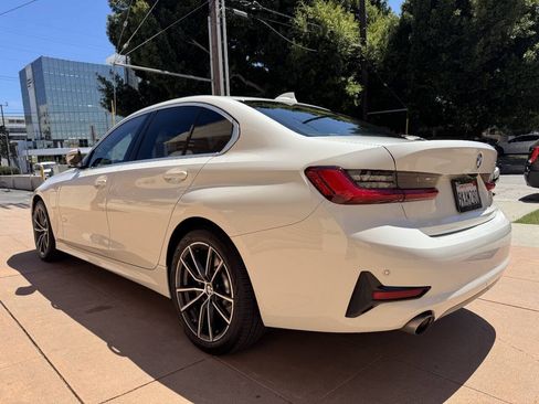 Used 2021 BMW 330e w/ Convenience Package RWD image 5