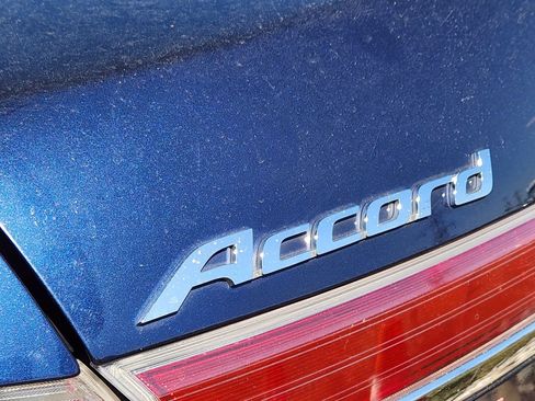 Used 2011 Honda Accord EX-L image 11