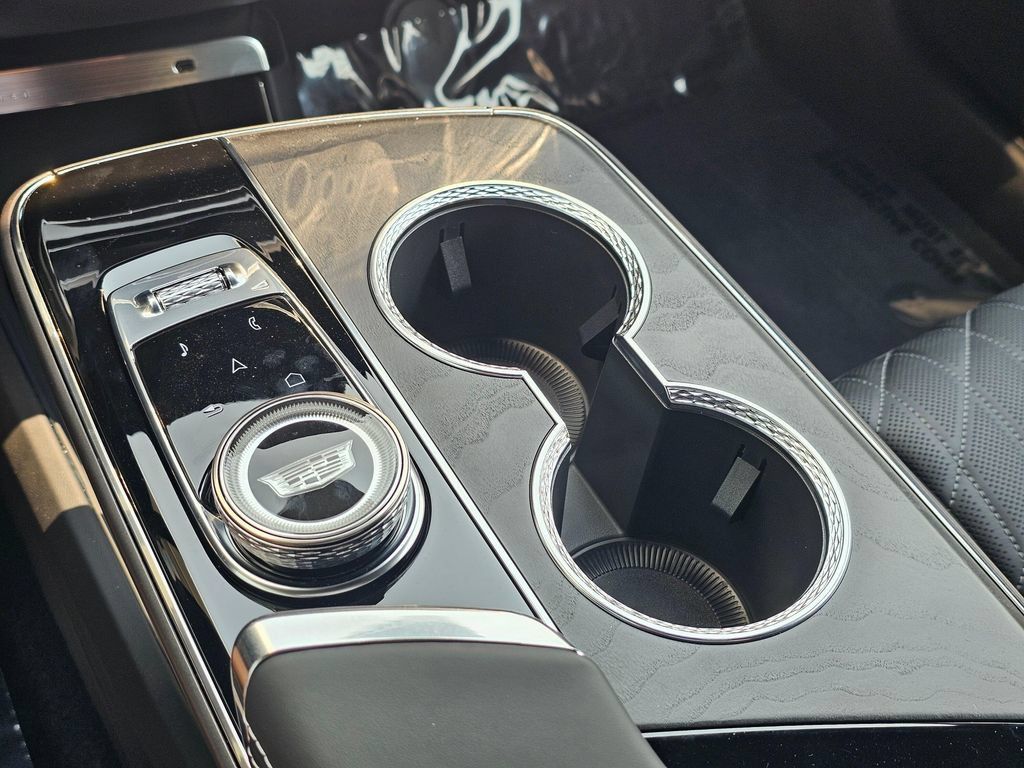 New 2026 Cadillac Lyriq V AWD/4WD image 32