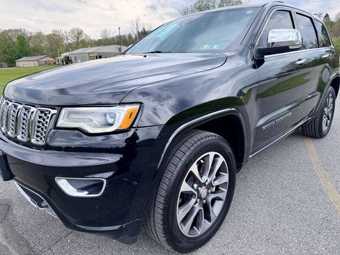 Used 2017 Jeep Grand Cherokee Overland AWD/4WD image 3