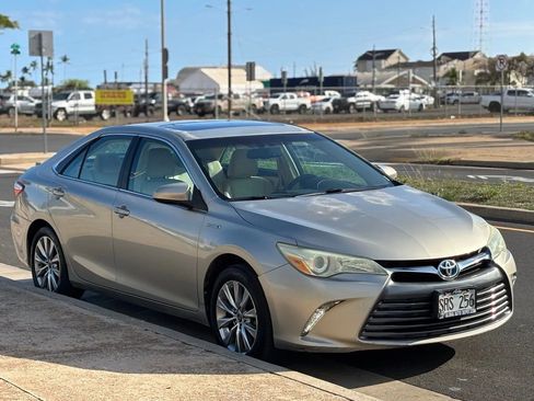 Used 2015 Toyota Camry XLE image 6