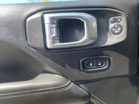 Used 2023 Jeep Wrangler Unlimited Sahara w/ Cold Weather Group image 15