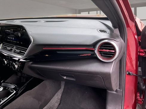 Used 2025 Chevrolet Trax RS w/ Driver Confidence Package FWD image 25
