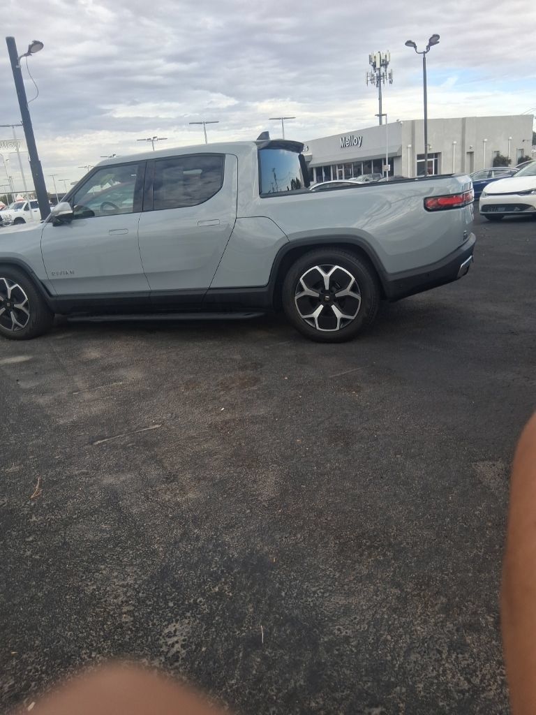Used 2024 Rivian R1T Adventure Dual AWD/4WD image 4