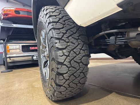 Used 2023 Toyota Tacoma TRD Off-Road AWD/4WD image 44