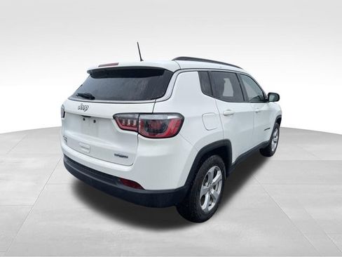 Used 2018 Jeep Compass Latitude w/ Cold Weather Group AWD/4WD image 5