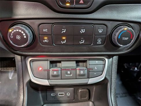 Used 2023 GMC Terrain SLE image 19