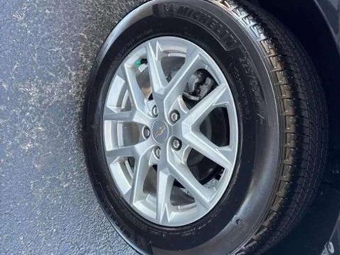 Used 2024 Chevrolet Equinox LT image 12