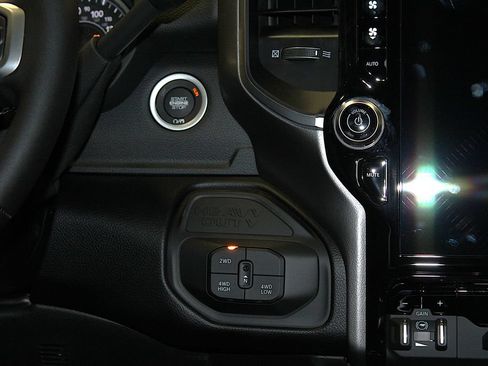 New 2026 RAM 2500 Big Horn AWD/4WD image 14