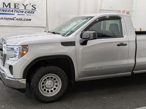 Used 2022 GMC Sierra 1500 Pro w/ Convenience Package image 2